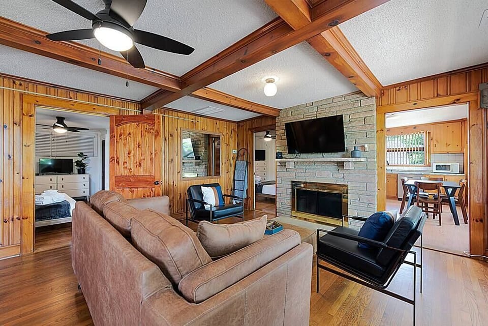 240f35c3 d929 4e97 8399 a7d6ec9225d0