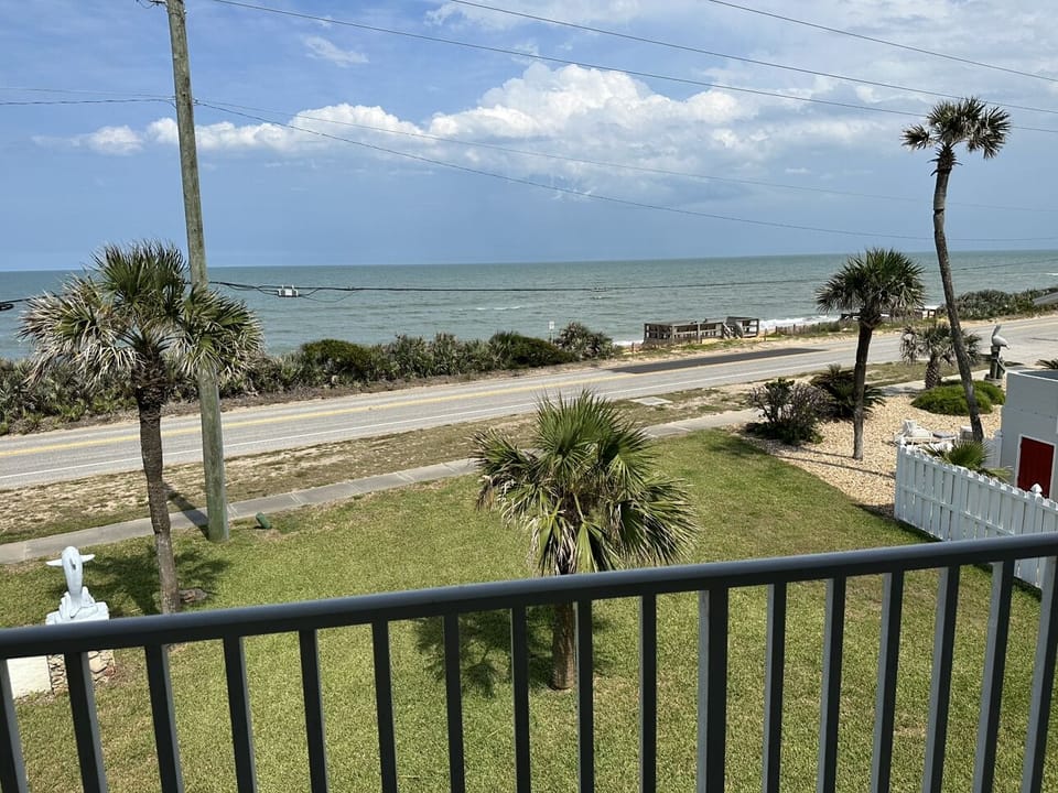 Direct Oceanview from living room and Master Bedroom 