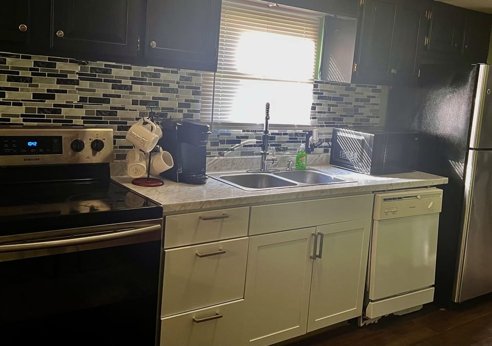 Kitchen with plenty of room to make your favorite foods!