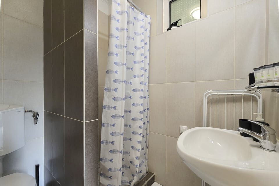 Bathroom (1)