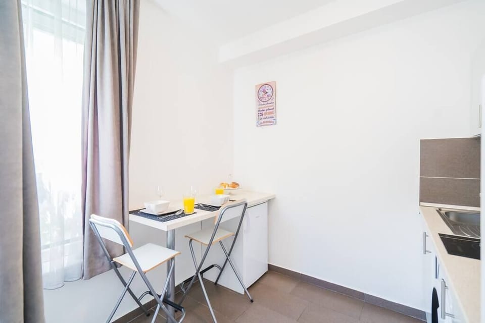 Kitchen (2)
