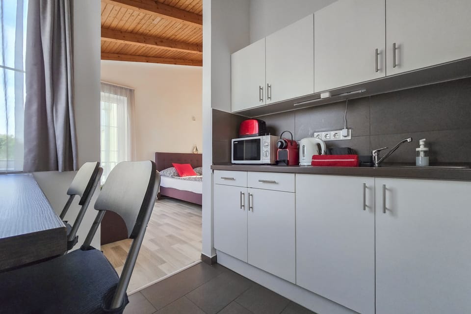 Kitchen (1)