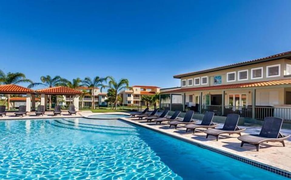 Harbour Lakes main pool