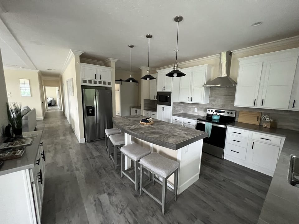 Kitchen/Hall