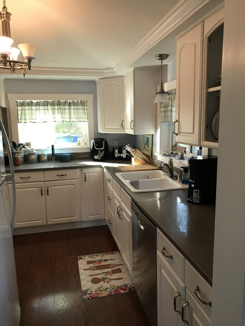 Ktichen with everything you needed to cook at home
