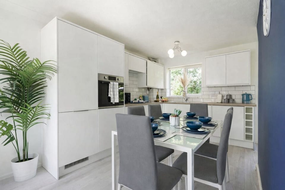 A fully equipped kitchen with everything you need to prepare and enjoy a home-cooked meal during your stay.