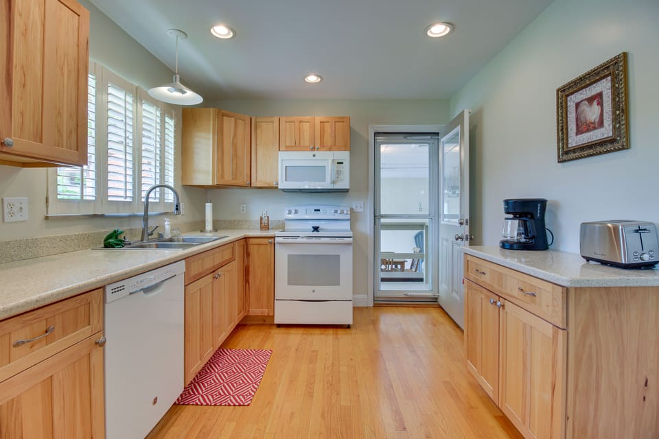 Kitchen | Slow Cooker | Toaster Oven | Trash Bags & Paper Towels