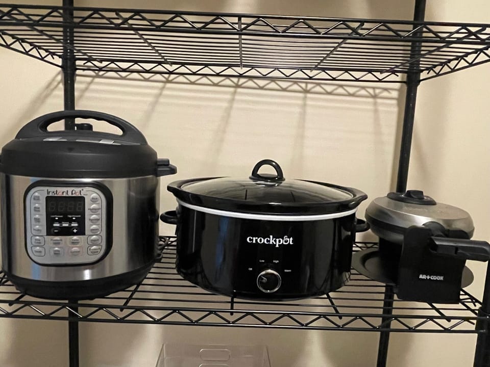 Instantpot, Crockpot & waffle maker