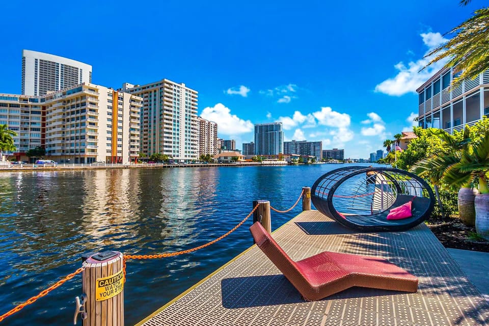 Located right on the Intracoastal Waterway!