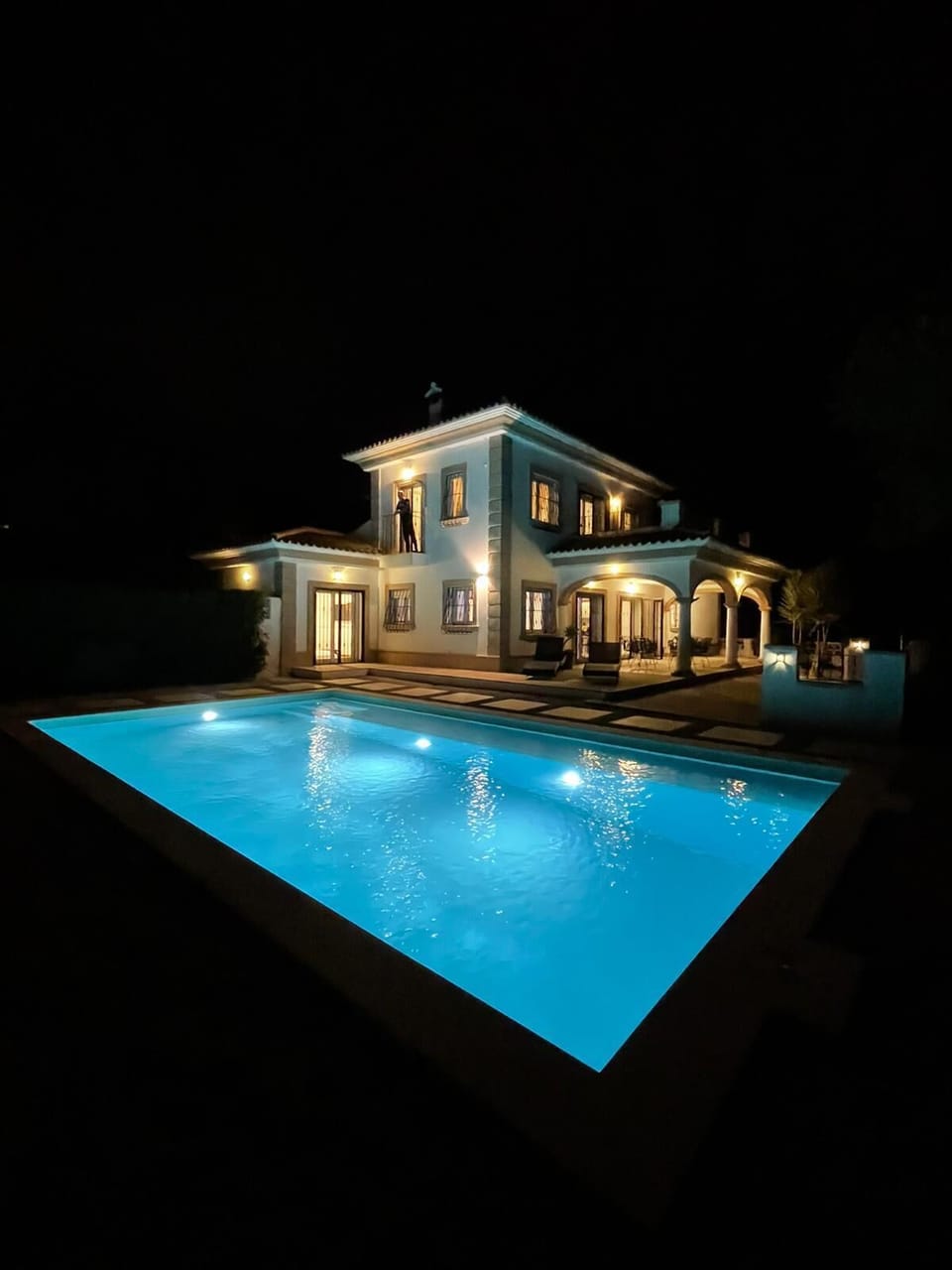 Enjoy the illuminated glory while soaking in the tranquil atmosphere.