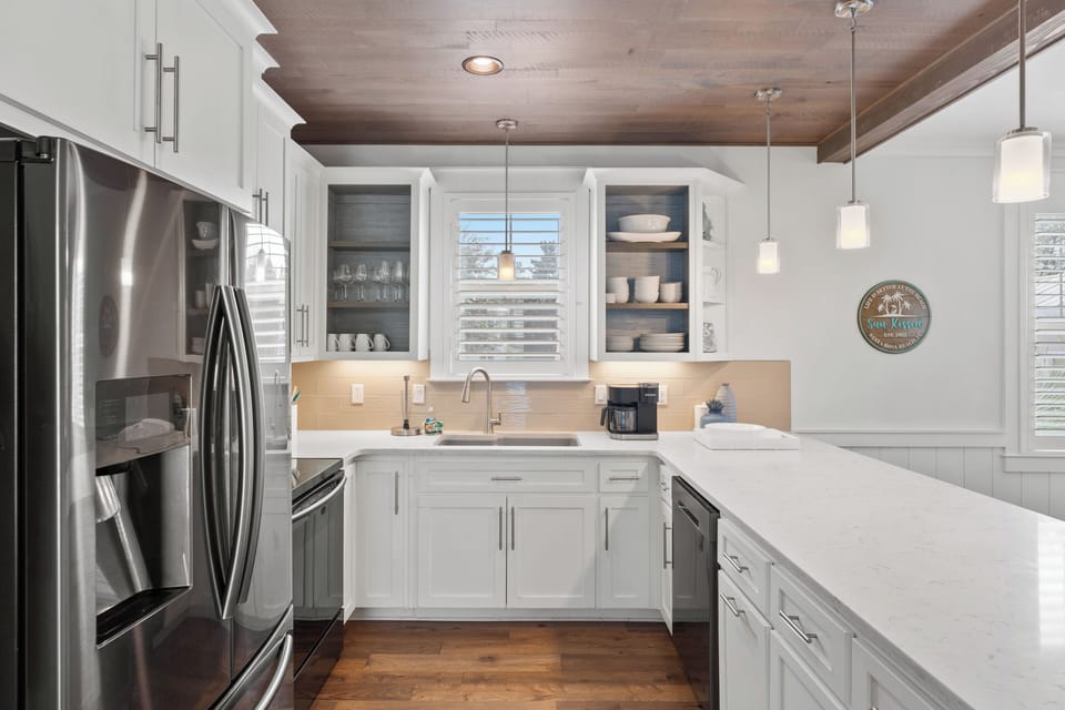 Fully equipped kitchen.