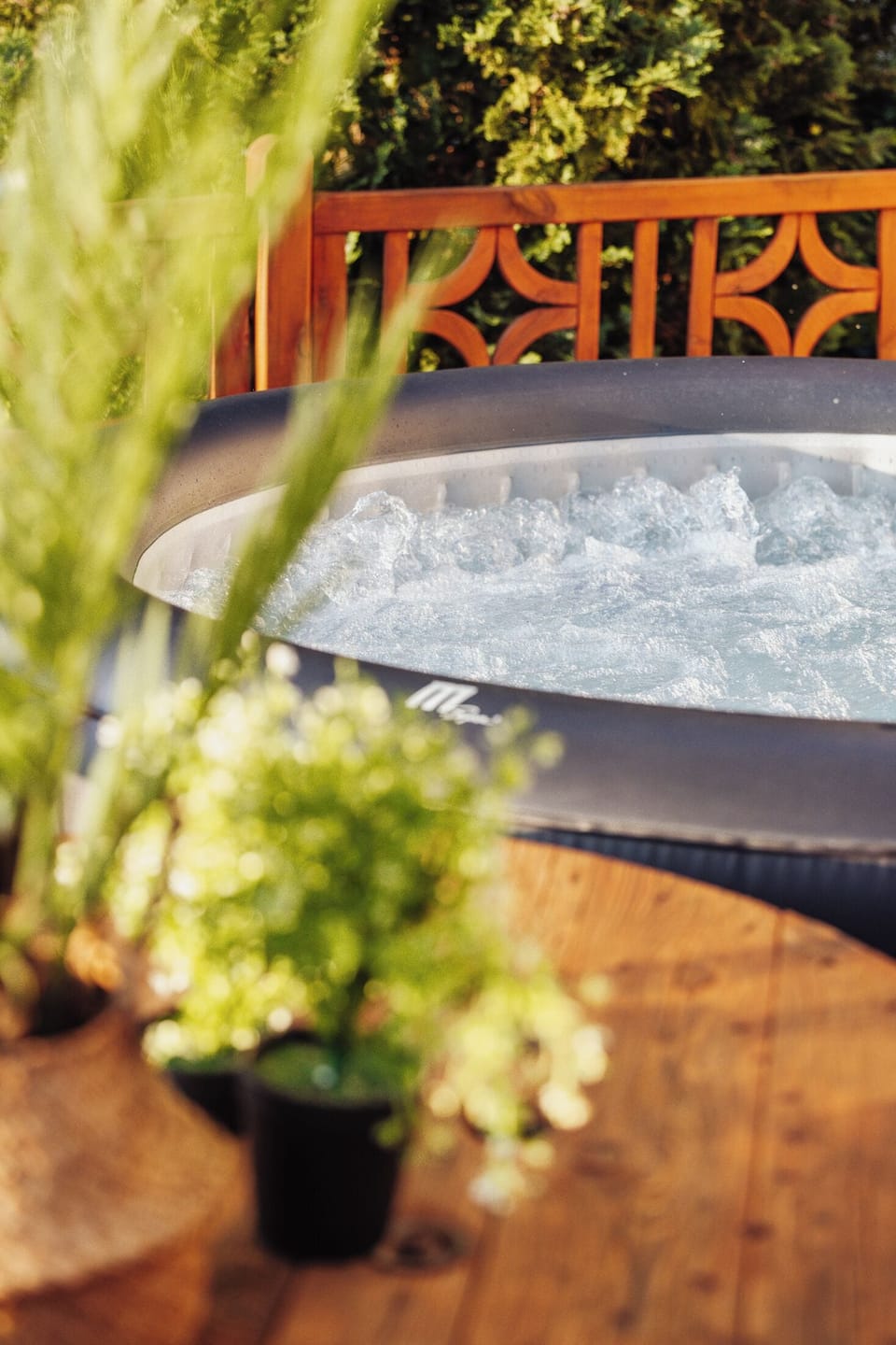 Outdoor spa tub