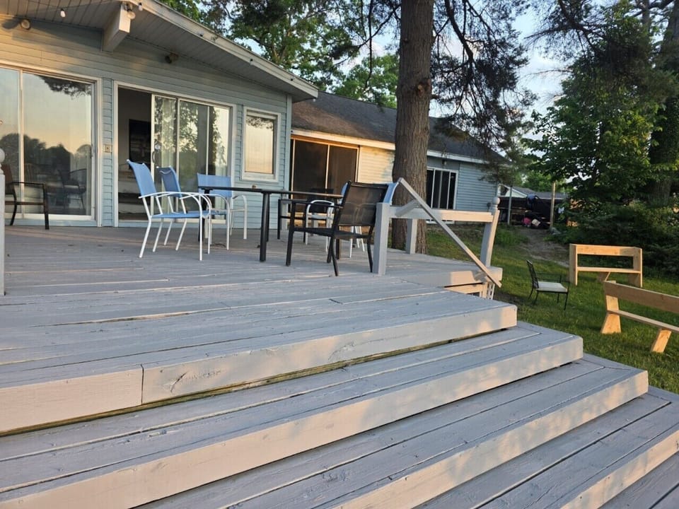 8778-garbow--deck-towards-middeck-1
