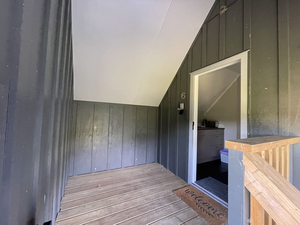 Chalet 6 Entry