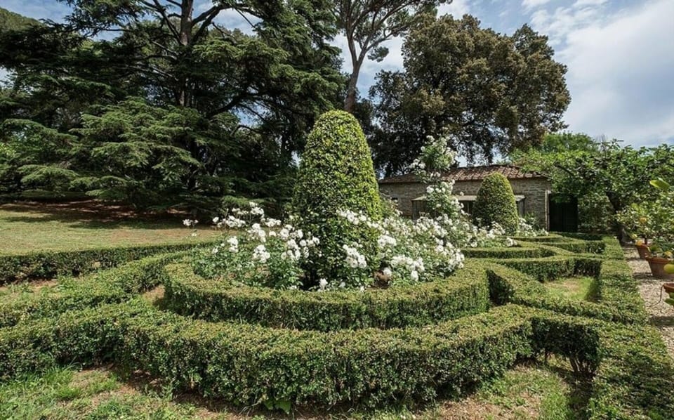 Amenities, Balcony / Terrace / Patio, Building Exterior, Garden, Outdoor, Pool, Spring, Summer