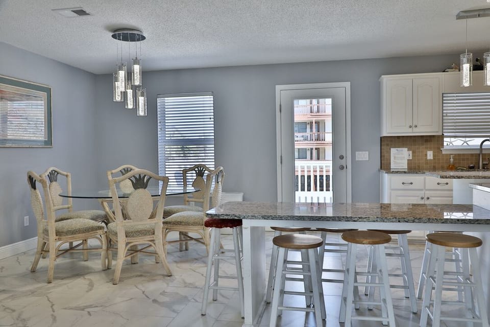 All seating in the dining area.