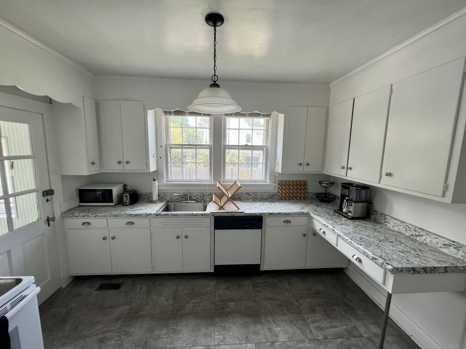 Kitchen - fully stocked!