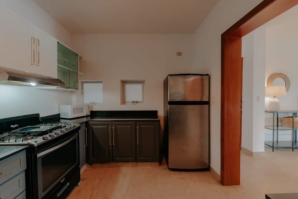 Full size kitchen, fully equipped