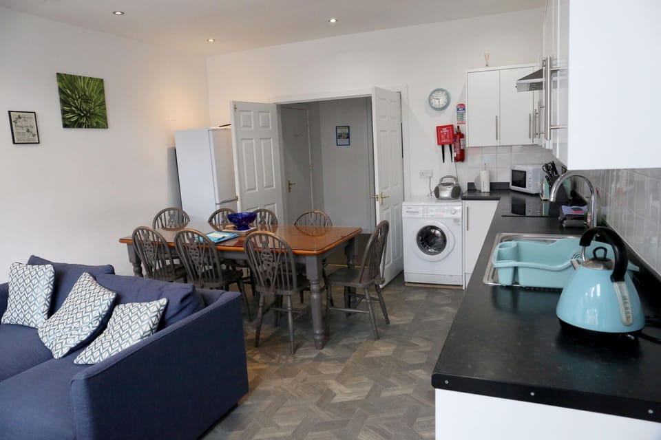 Large communal room in Dragonfly