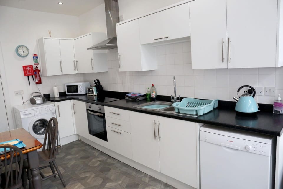 Dragonfly's well equipped kitchen