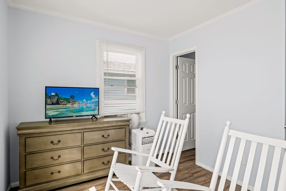 4801 W Beach 19