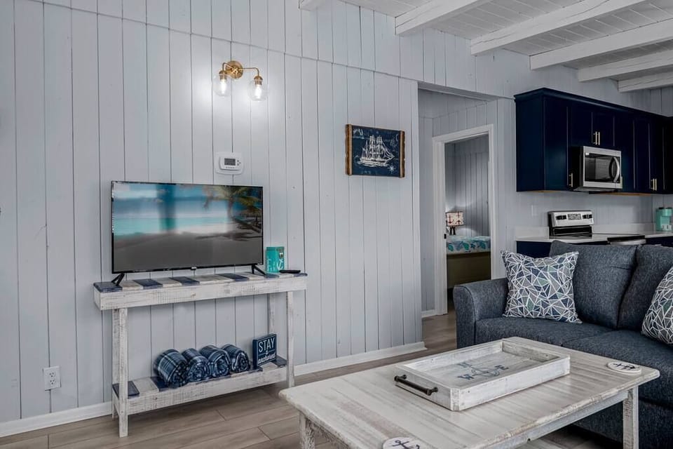 Kitchen to livingroom