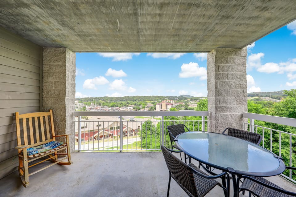Dine Al Fresco - Bring dinner outside and enjoy it in the mountain air.