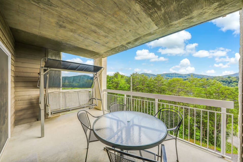 Dine Al Fresco - Bring dinner outside and enjoy it in the mountain air.