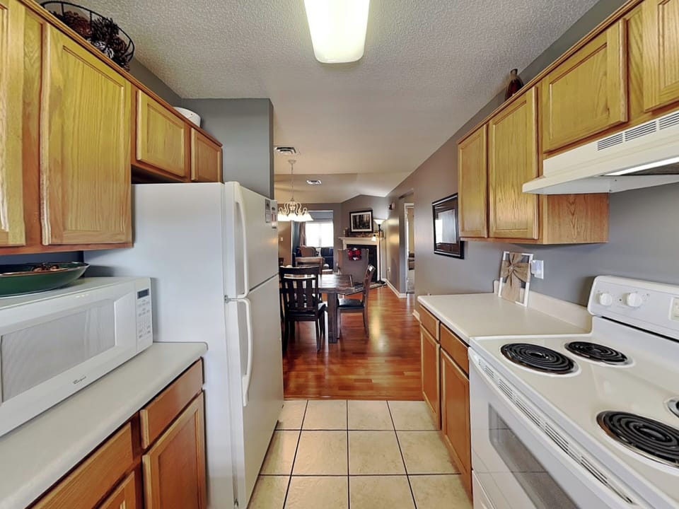 Full Kitchen