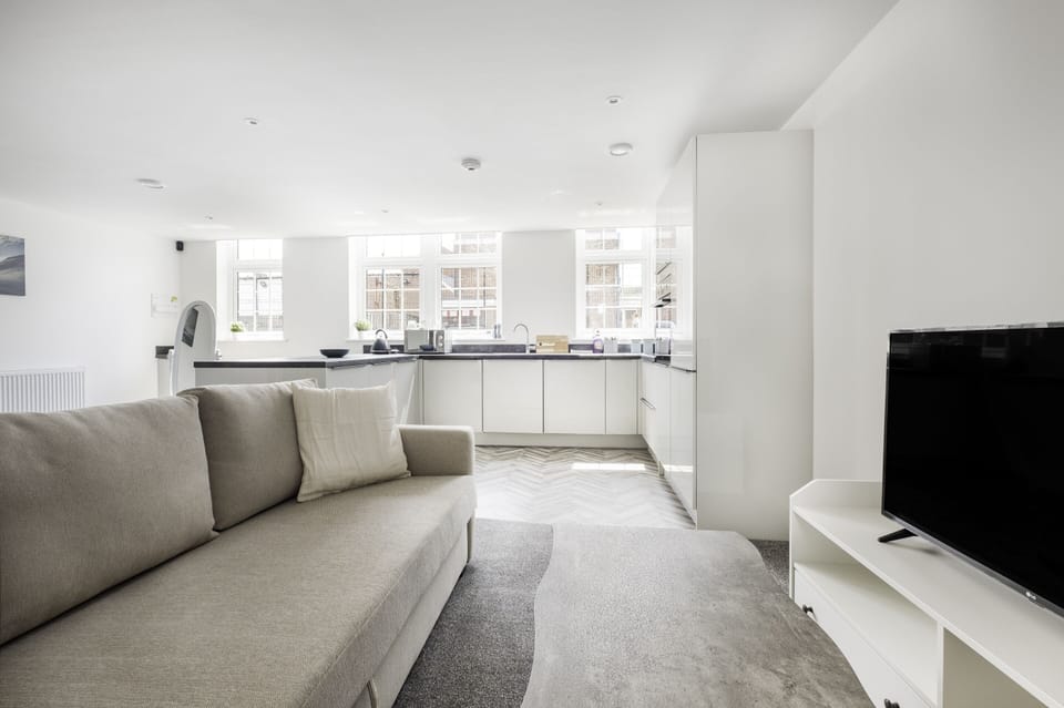 Living Room / Lounge