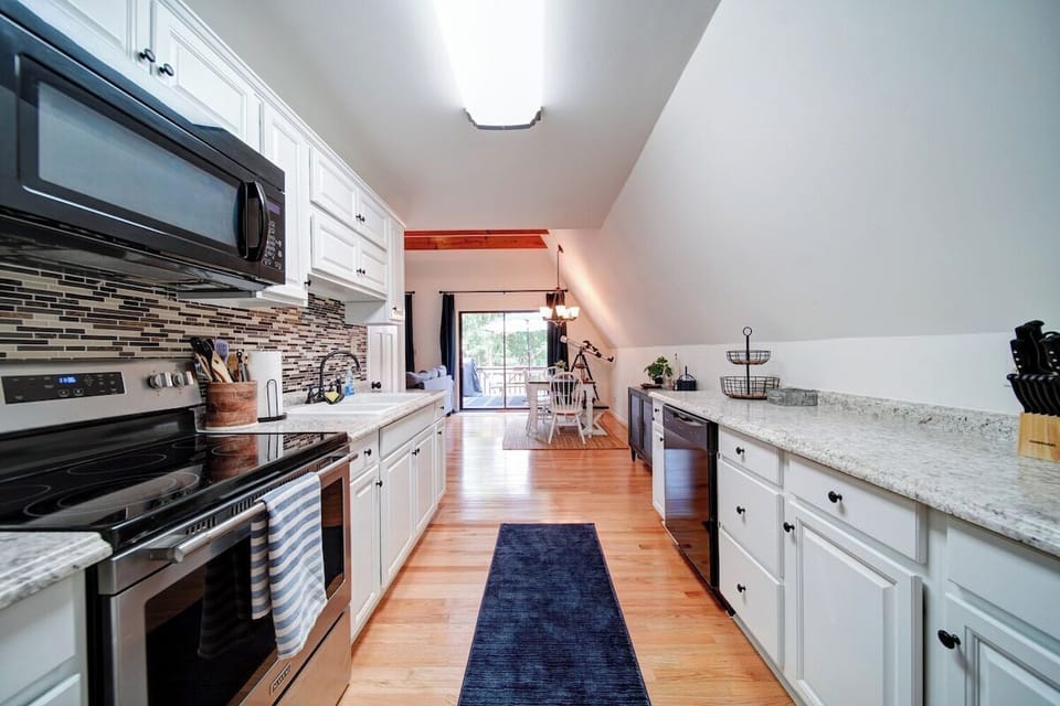 Enjoy the fully equipped kitchen.