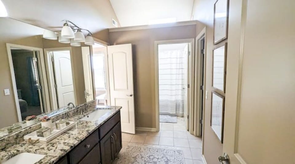 Jack and Jill Full Bath