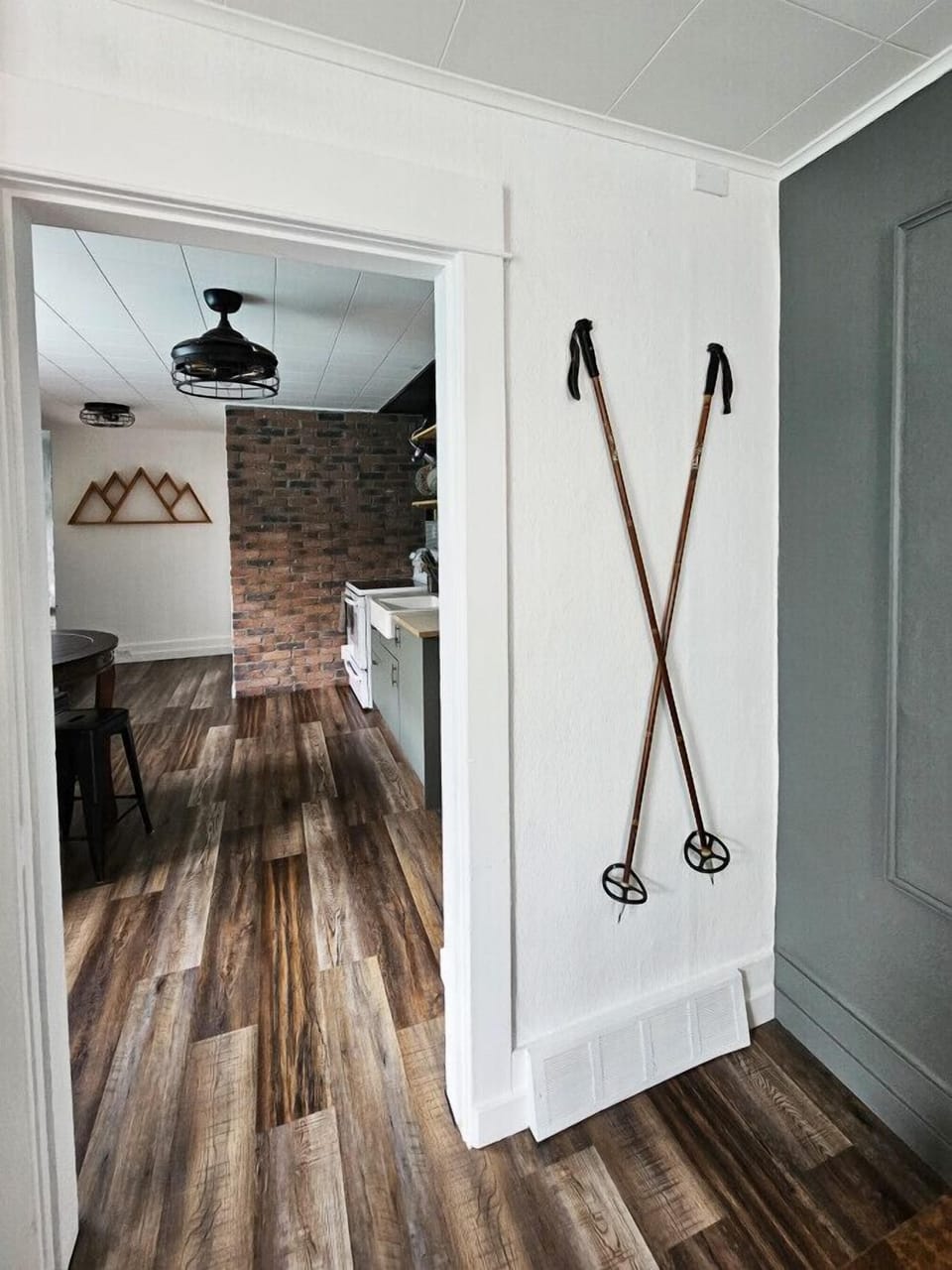 The best mountain cottage vibe!