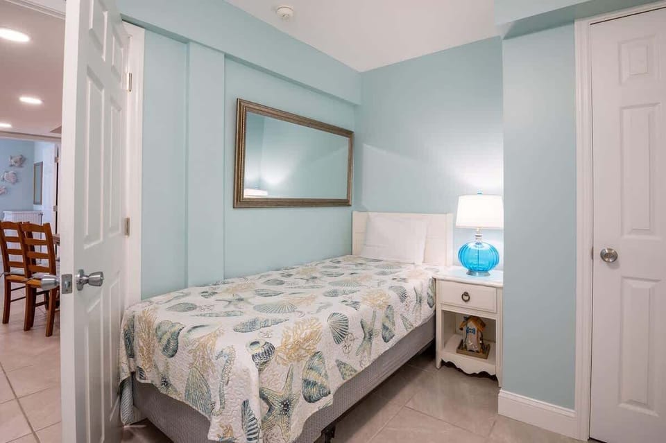 Ground Level-Family Bedroom Sleeps 4