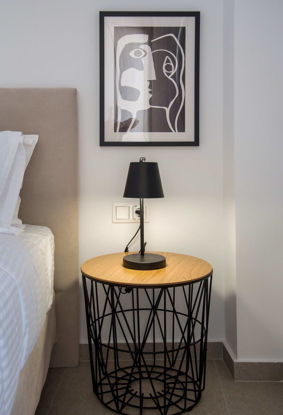 Minimalist decoration