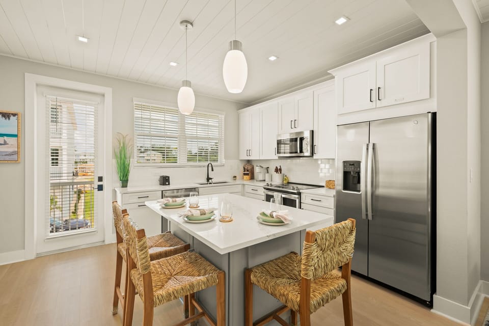 Kitchen - Breakfast Bar