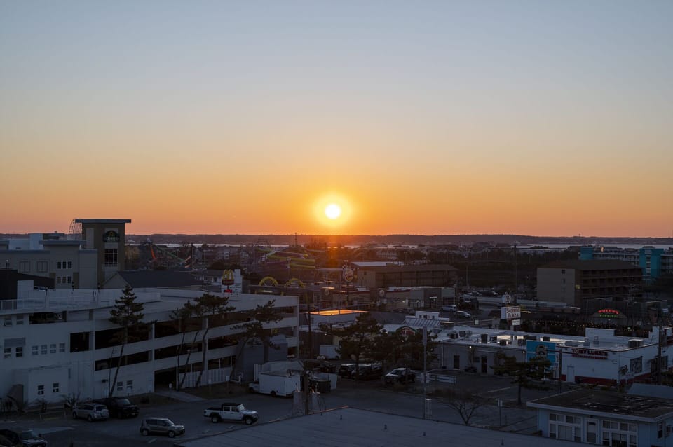 Whether watching the sunrise over the Ocean, or set over the Bay, Summer Beach 601 is THE place to start and finish each day the right way!