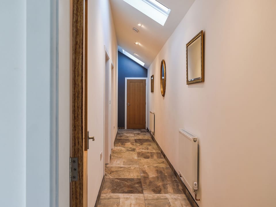 Hallway | Neuadd Wen - Branwen - Neuadd Wen Cottages, Llanfachraeth, near Holyhead