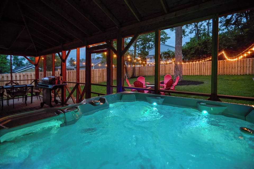 Hot tub & twinkle lights on the back porch