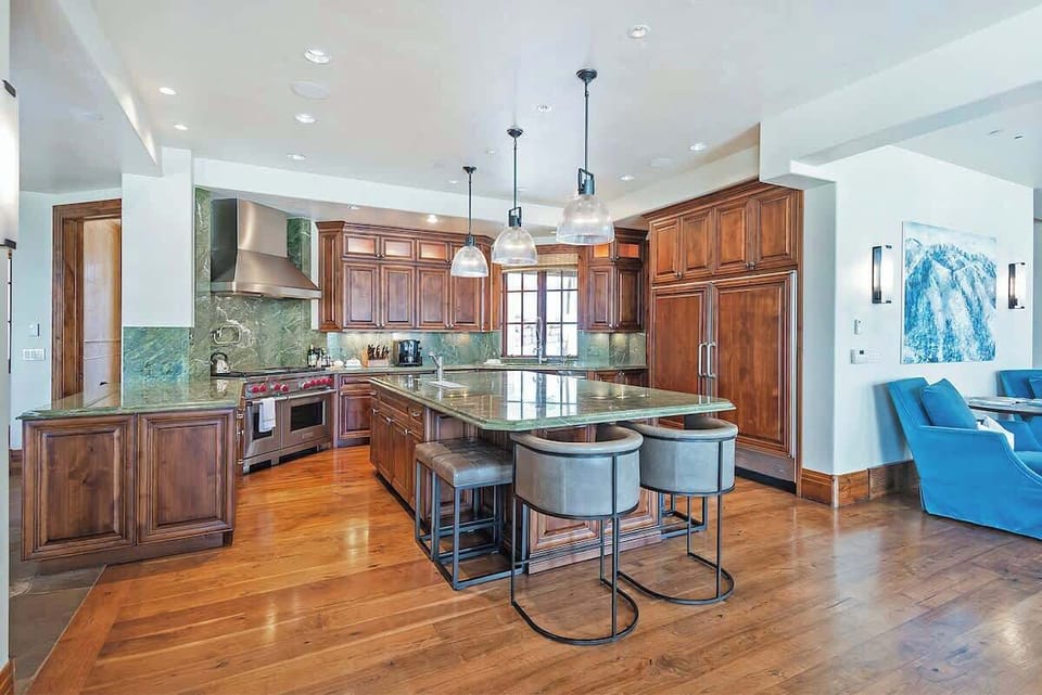 Gourmet Kitchen - Breakfast Bar