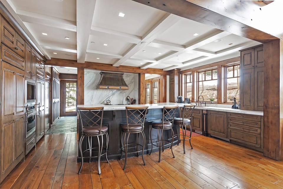 Gourmet Kitchen & Breakfast Bar