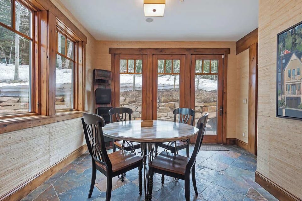 Breakfast Nook