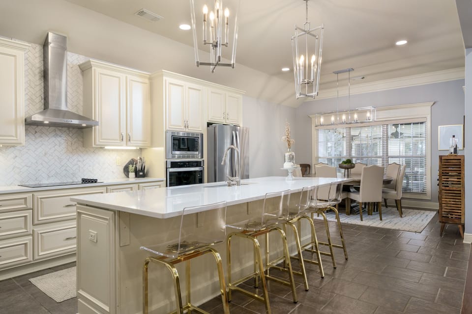 Kitchen & Dining area 