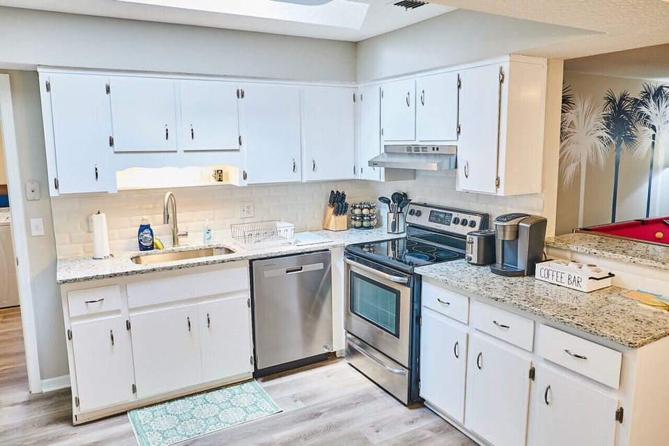 Kitchen with plenty of room to cook and prepare meals. All kitchen basics are provided.