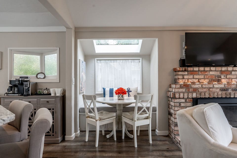 Dining area with window seat