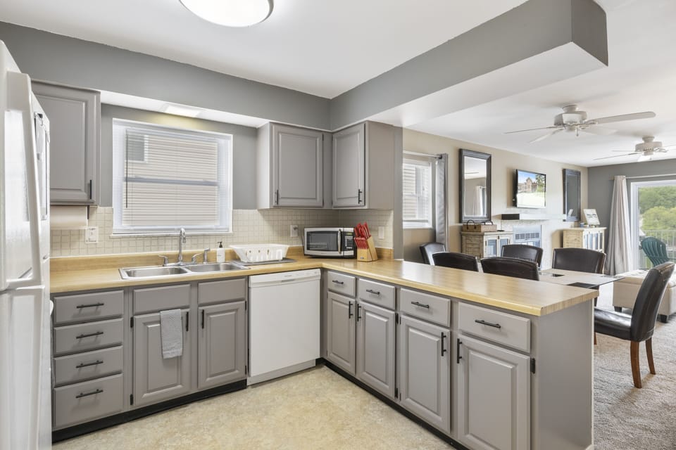 Cabinets and drawers provide plenty of storage for all your kitchen essentials.