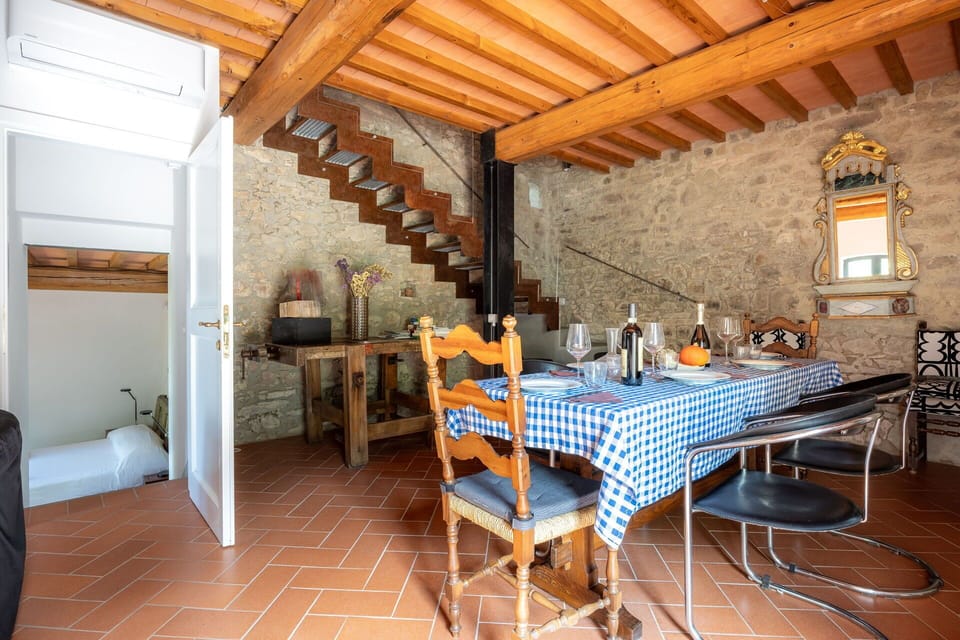 Autumn, Dining Room, Living Room, Spring, Summer