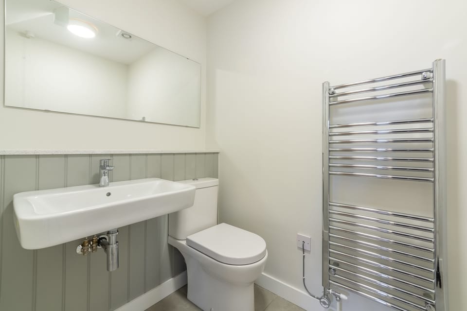 Ground floor: Cloakroom