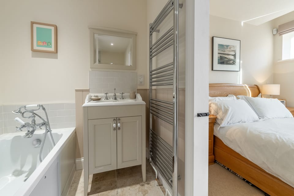 En-suite bathroom
