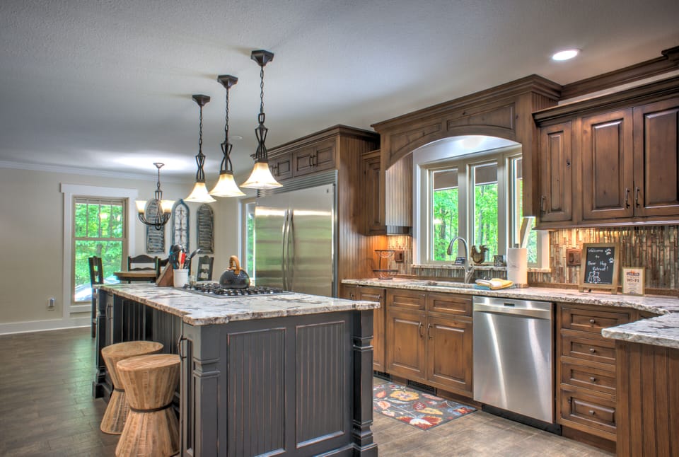 Chef's Kitchen w/ Stainless Steel Appliances